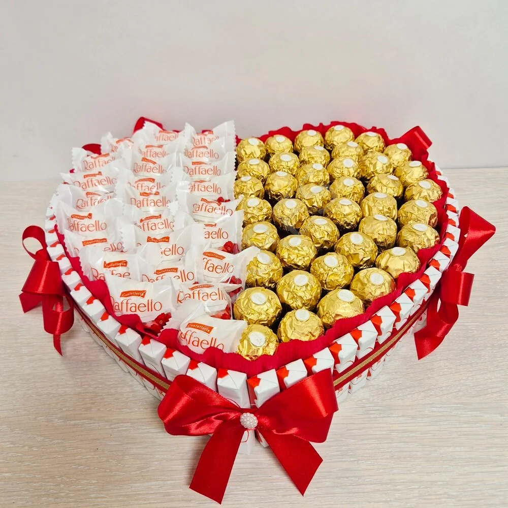 Сердце из конфет Любимой