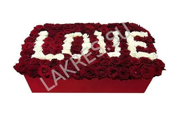 151 роза в коробке "Love"