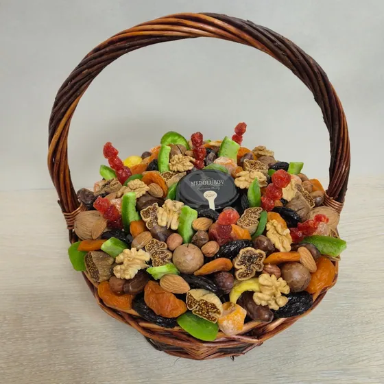Корзинка сухофруктов