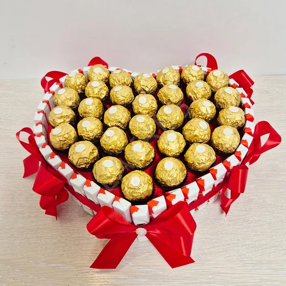 Сердце из киндеров и Ферреро роше