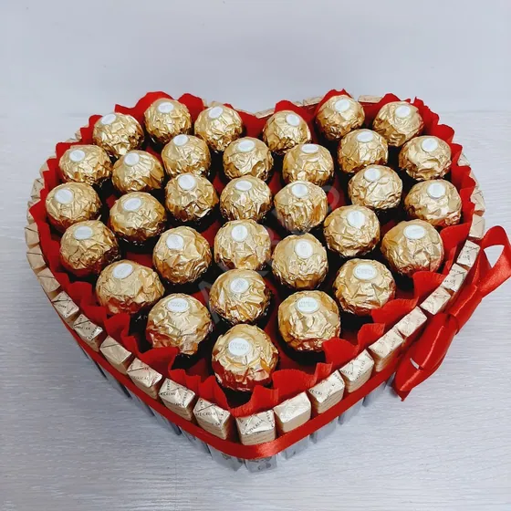Сердце из конфет Мерси